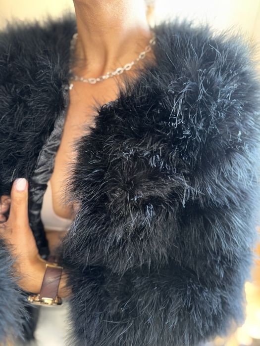 Ala Ochnik czarne krótkie futerko 100% pióra strusia viral