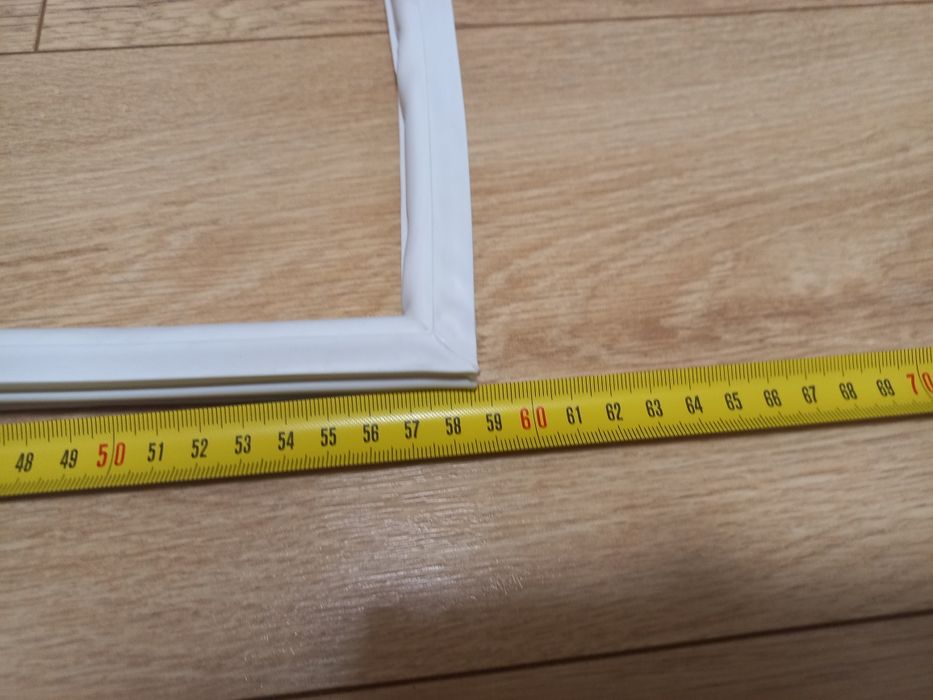 Ущільнювач  на морозильну камеру.