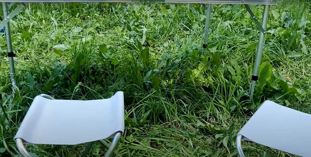 Столик розкладний для пікніка з отвором для парасольки,4 стільці,кейс