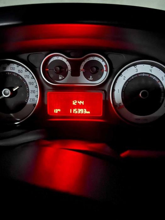 Viatura Fiat 500 L em ótimo estado. Sempre o mesmo proprietário.