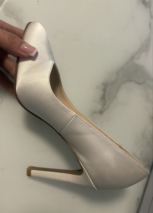 Satynowe buty ślubne