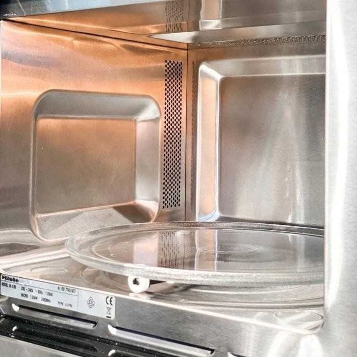 Встраиваемая микроволновая печь Miele M 8151-2 CleanSteel