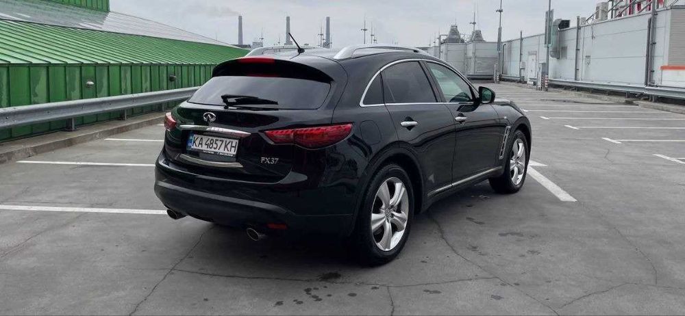 Infiniti FX 37 Офіційна. Можливий продаж у Лізинг