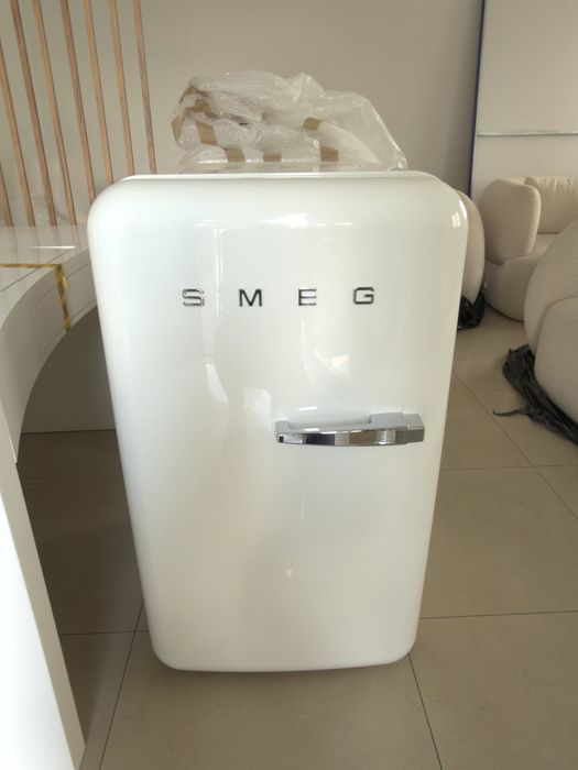 Lodówka Smeg 50's Style, biała – stan idealny