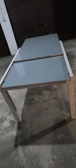 Mesa de jardim em vidro