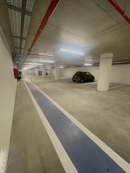 Alugo lugar de garagem