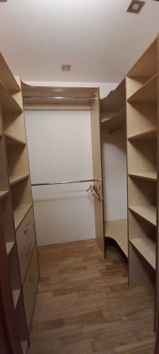 Do wprowadzenia  80,50m2 , 2 p. ul. Próżna