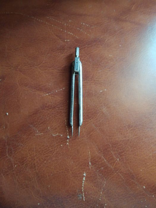 Compasso.          .