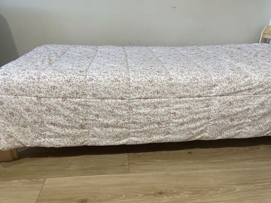 Cama de Solteito IKEA