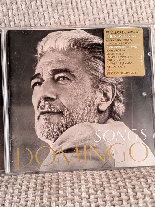 Large-Theme CDs440851576034447362
