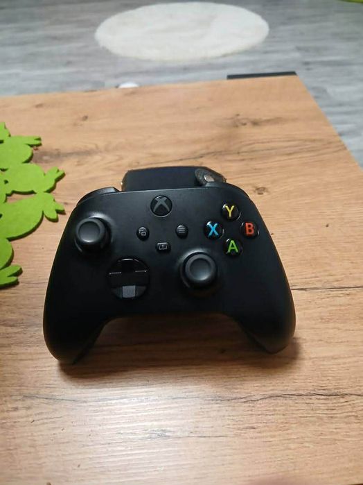 XBOX ONE konsola joystick plus  gry
