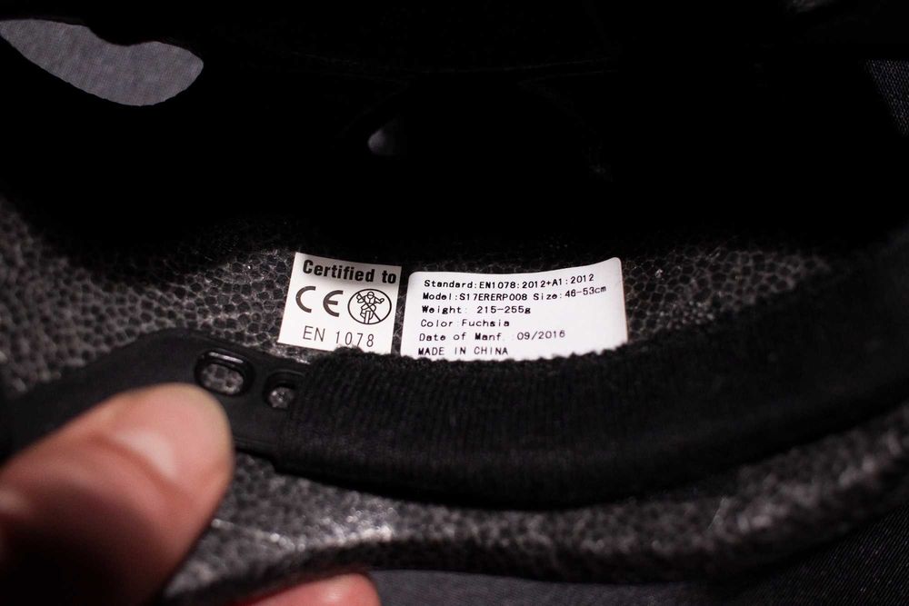 Шлем детский . Для роликов или вело прогулок