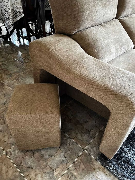 Sofá com chaise longue