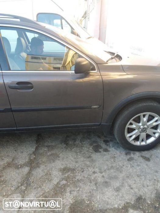 Volvo XC 90 D5 AWD de 2005 para peças