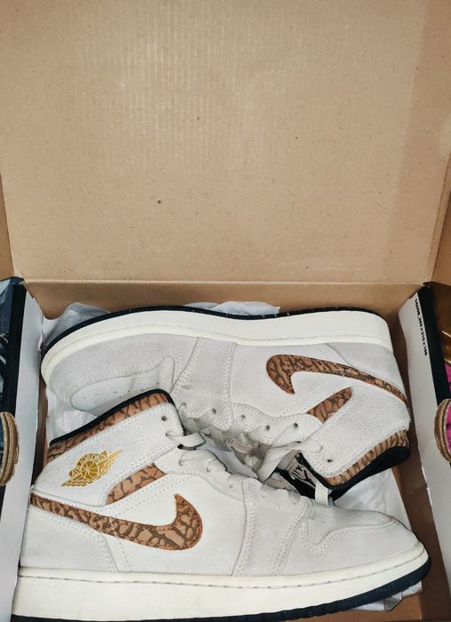 Nike Jordan 1 Mid SE 37, 5