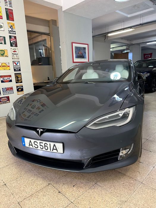Tesla Model S Performance