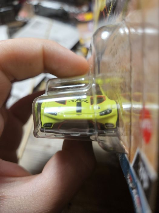 Hot wheels premium aston martin race day