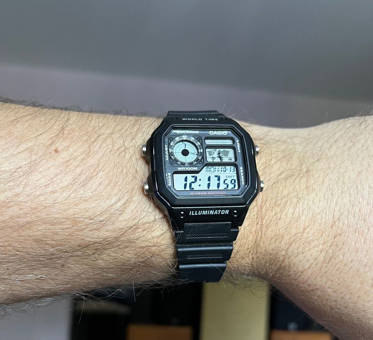 Zegarek CASIO AE-1200WH-1AVEF jak nowy