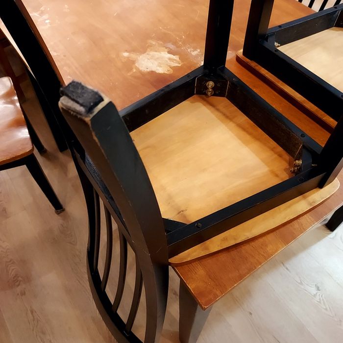 Mesa com 4 cadeiras 122*91cm