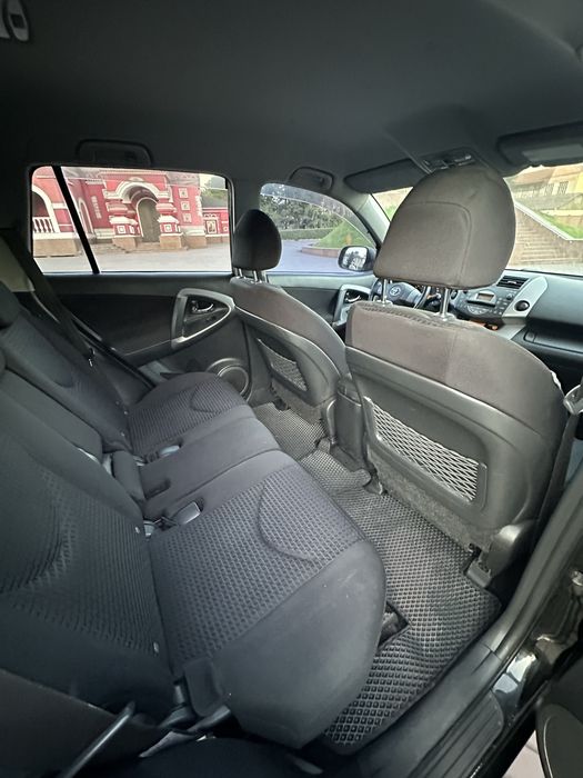 Продам Toyota RAV4 2007 2.0 бензин полный привод