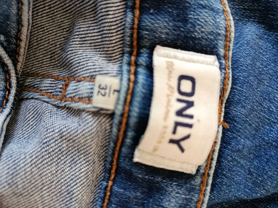 Jeansy ONLY z przetarciami