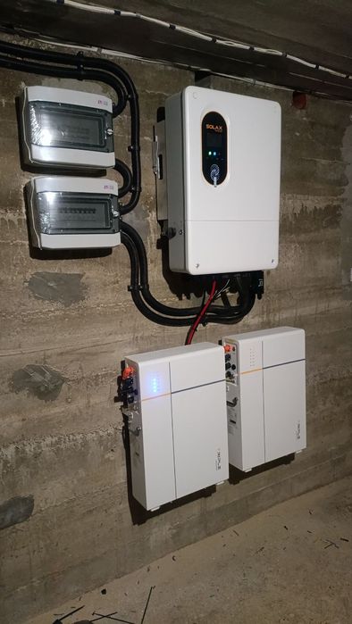 Монтаж гібридних інверторів SolaX "під ключ"