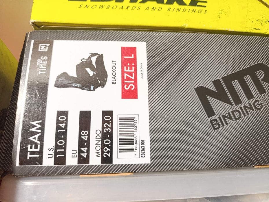 Deska snowboardowa Nitro Magnum 159 cm.