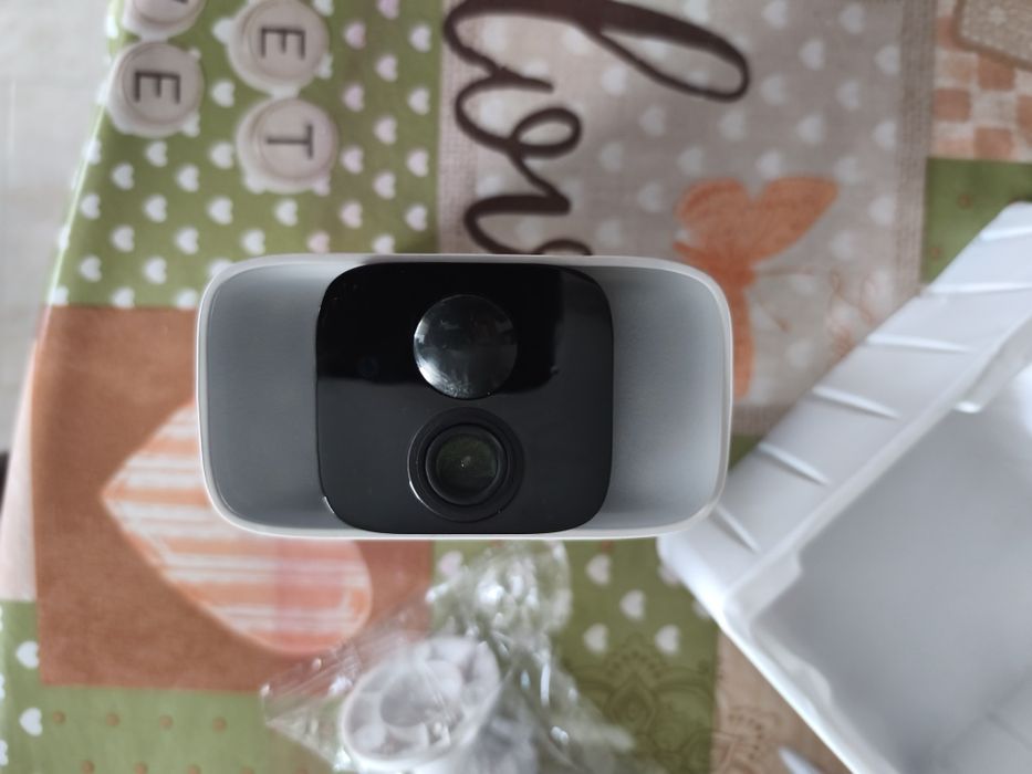 Câmara de vigilância nova dentro da caixa nunca usada selada