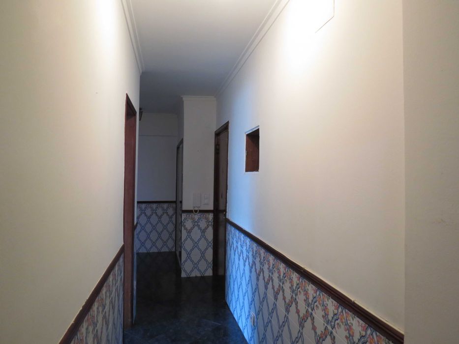 Vende-se T2 em Rio de Mouro