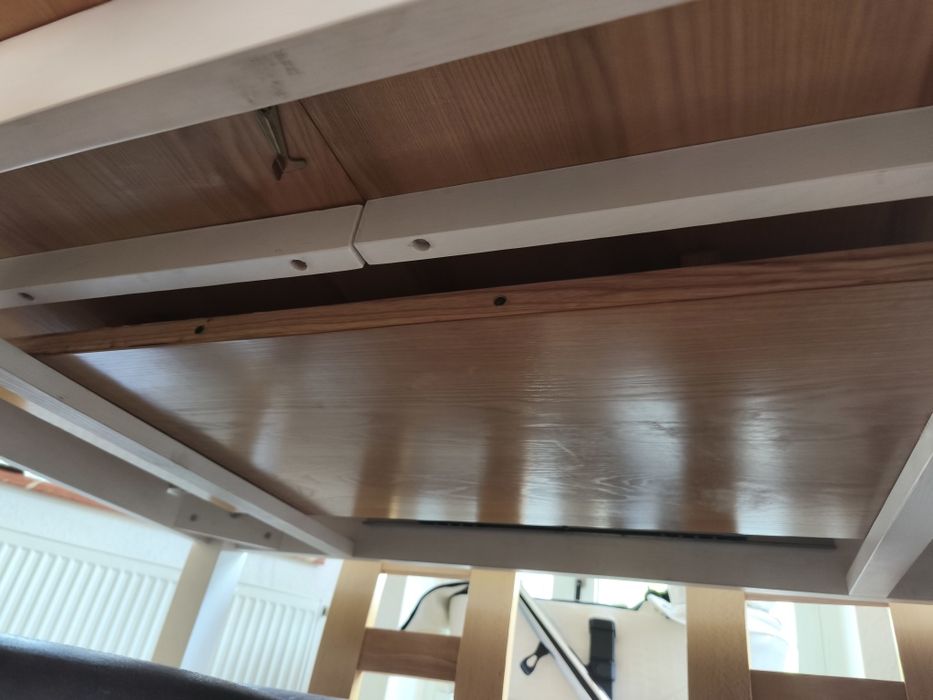 Продам комплект дерев'яний розкладний стіл та 6стільців