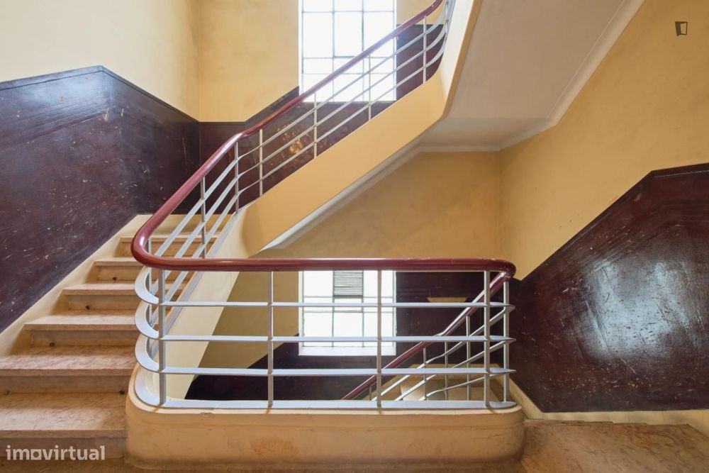 Quarto - localizado em Entrecampos Lisbon