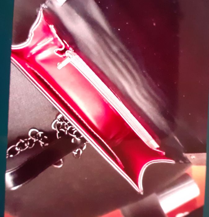 Новая стильная сумка через плечо.