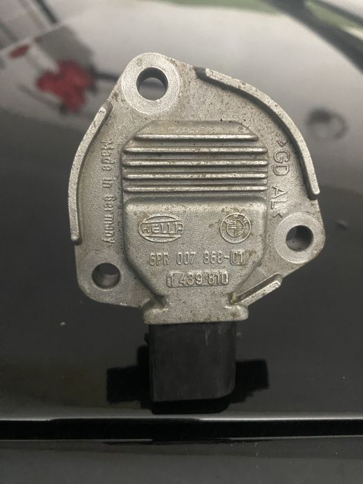 Дачік рівня масла в ідеальному стані BMW