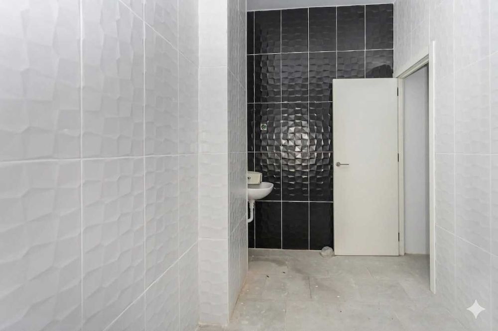 Espaço comercial com 600 m² — instalações novas