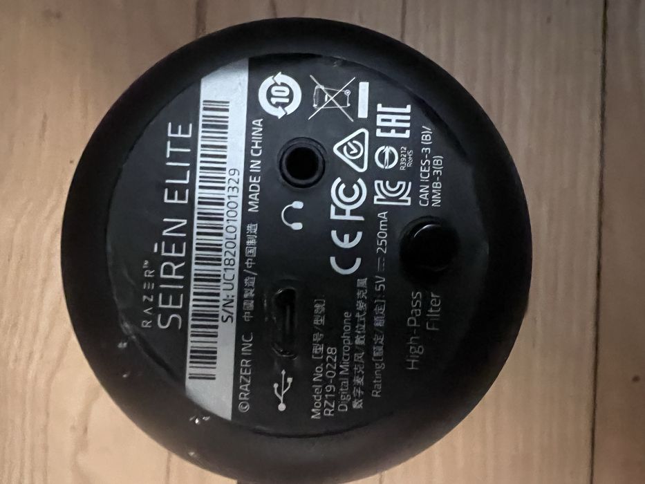 Микрофон Razer sieren elite комплект