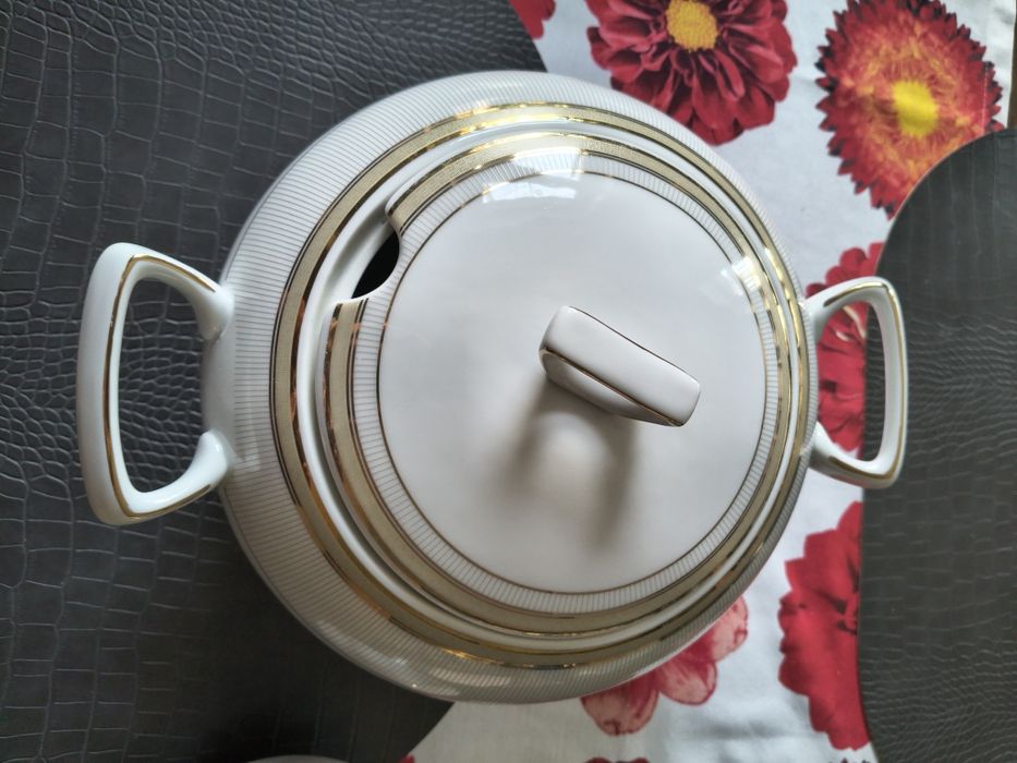 Serwis obiadowy  Ćmielów na 12 os,kompletny