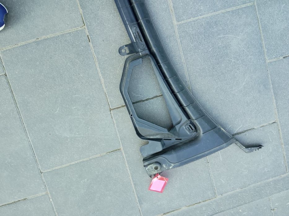 Жабо Пластік під лобове скло Tesla S 2012-2016 1008976-00-c
