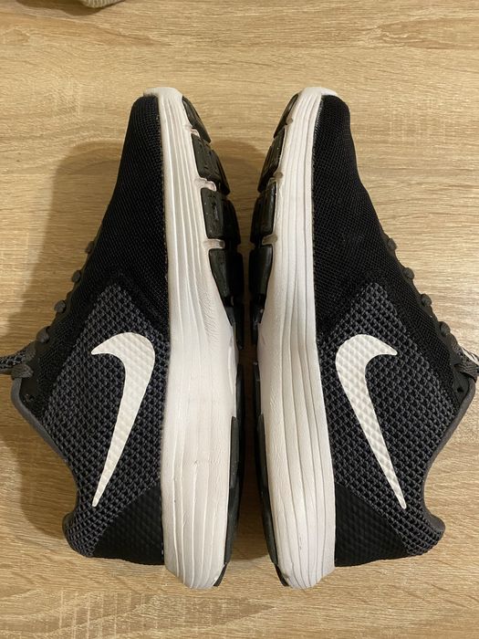 Кросівки Nike revolution 3