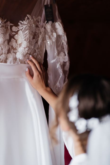 Весільна сукня