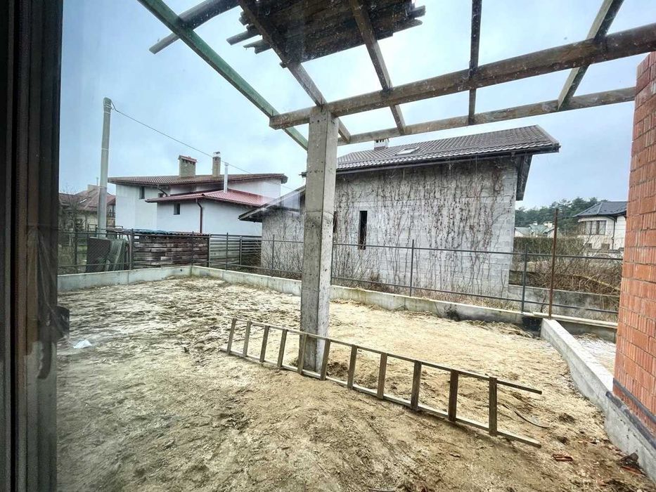 Продаж дуплексу в Брюховичах, вул. Волошкова.Центральні комунікації.