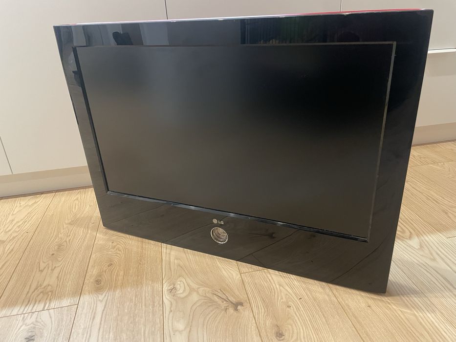 Telewizor 32 cale w pełni sprawy LG
