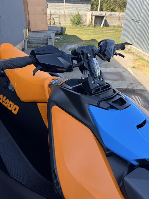 Brp spark trixx 3up