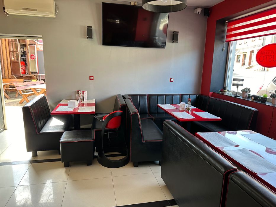 Kanapy i pufy do lokalu