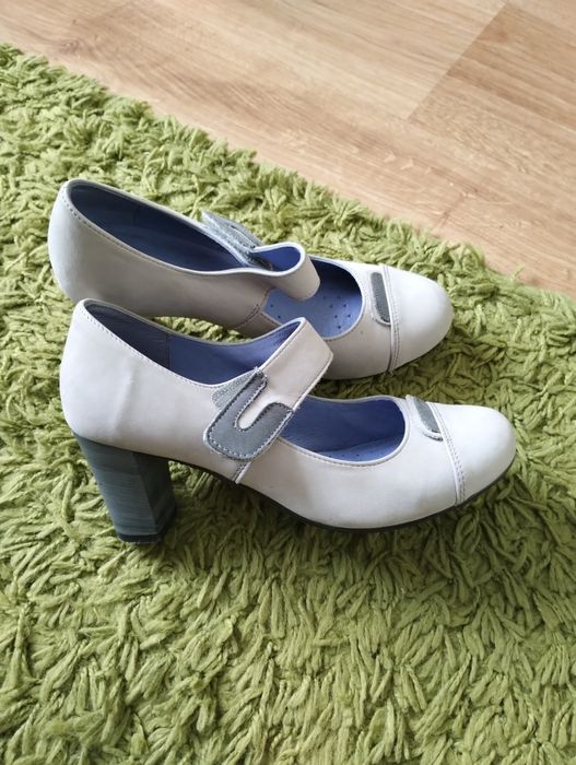 Buty z naturalnej skóry 37