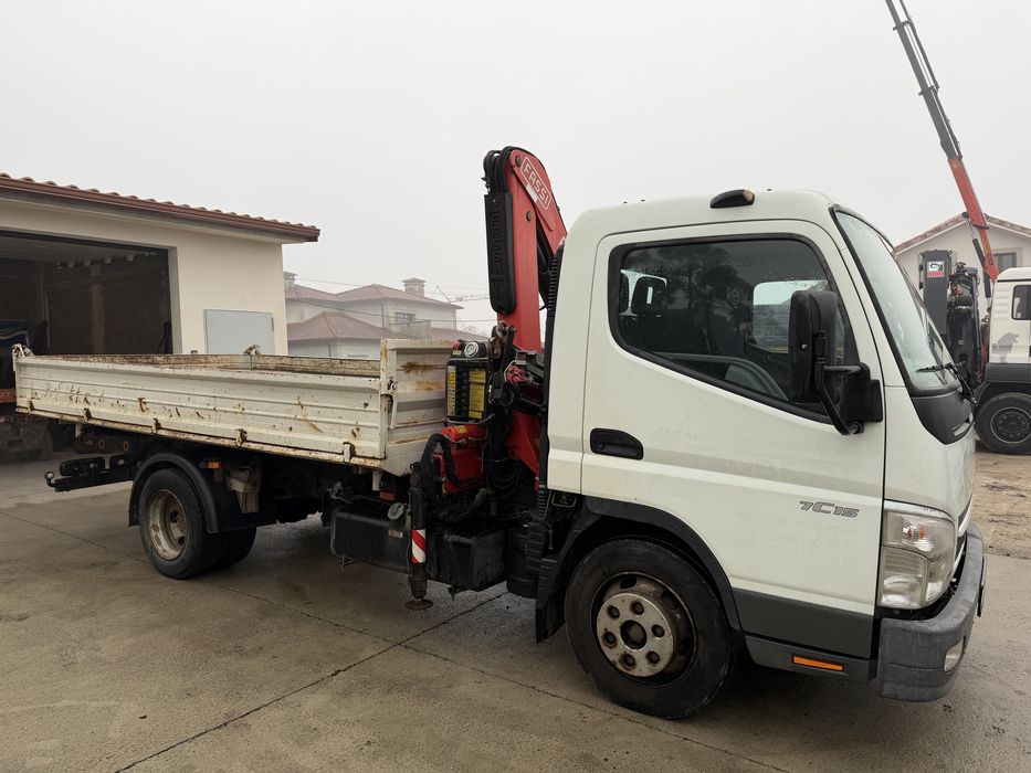 Mitsubishi canter com grua e bascúla