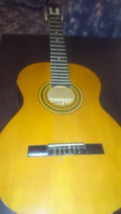 Гитара Kremona