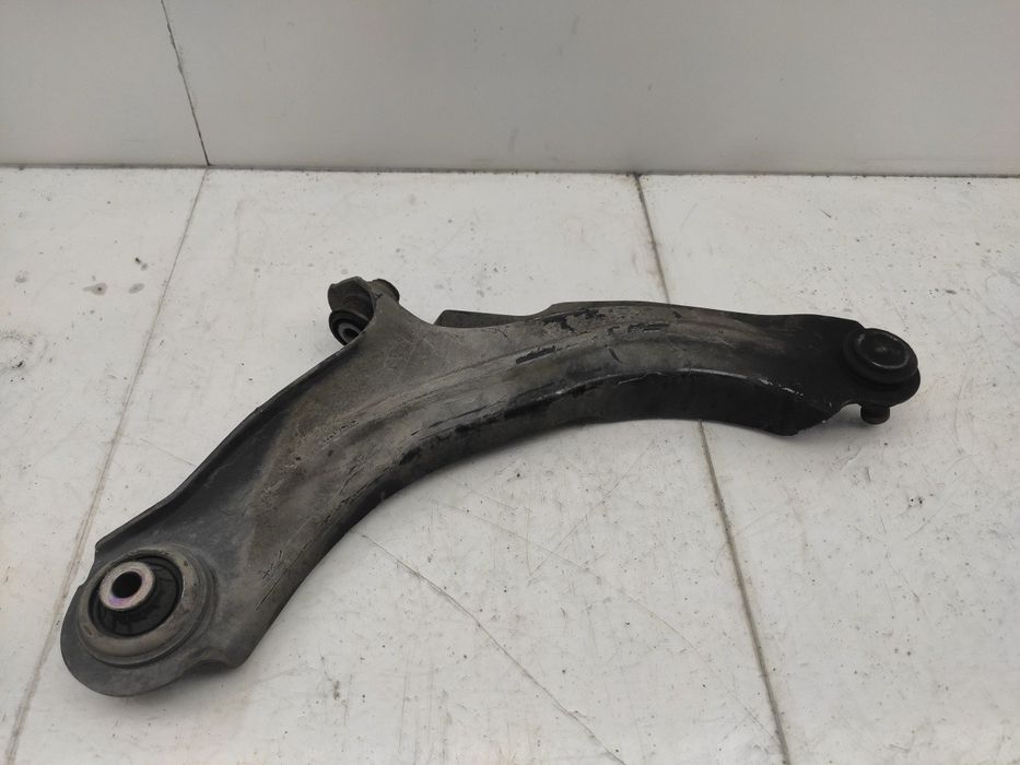 Braço de suspensão frente esquerdo RENAULT Clio IV (BH_)