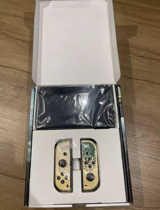 Nintendo Switch OLED - Edição Limitada (Legend of Zelda): Caixa Aberta