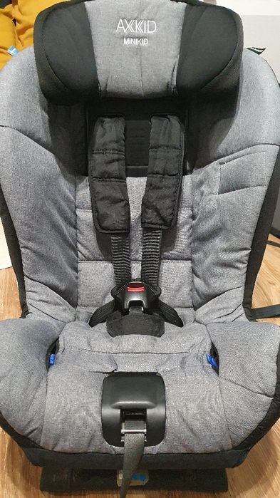 Axkid minikid BEZWYPADKOWY Stan bardzo.dobry + 2 GRATISY