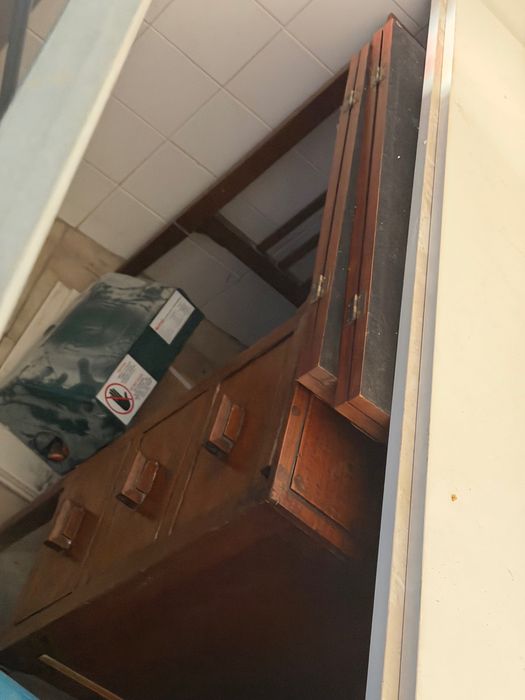 Secretaria de madeira maciça